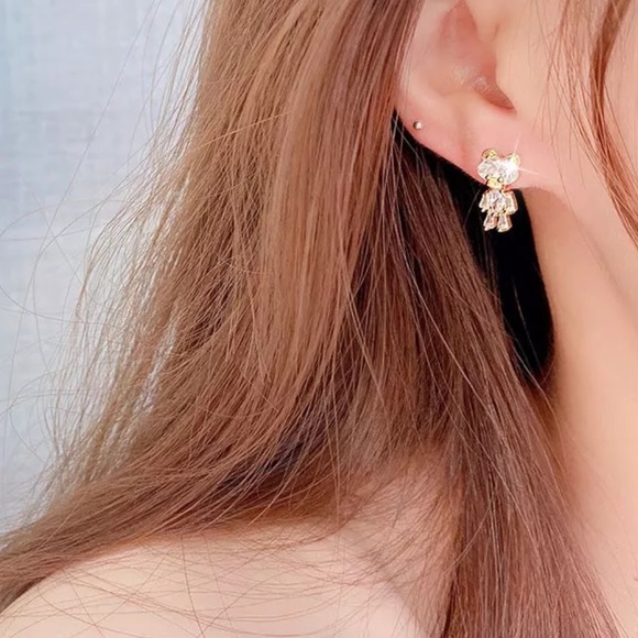 Bear Earrings - Picture 3 of 3